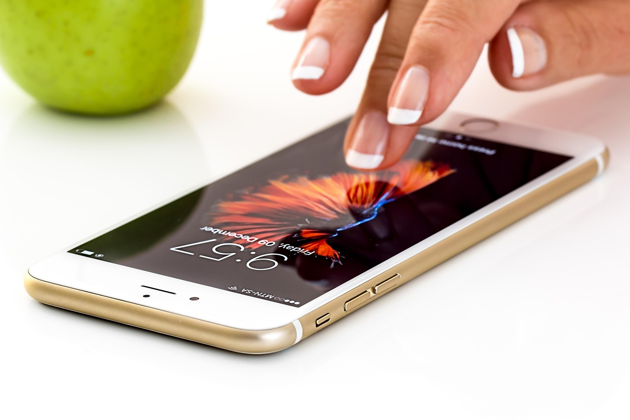 Apple Hints That iPhone 17 Is to Eliminate the Physical SIM Card
