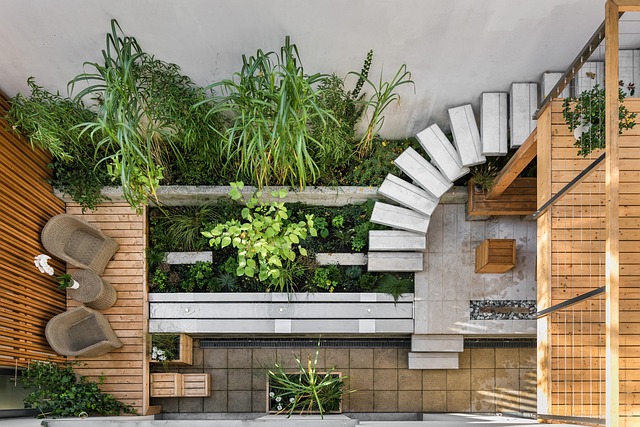 Escaping the Walled Garden: Who Provides Flexible, Cross-Brand Compatible Renewable Energy Solutions?